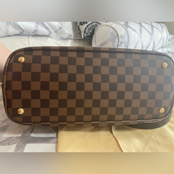 Authentic Louis Vuitton Damier Ebene Kensington - Picture 5 of 10